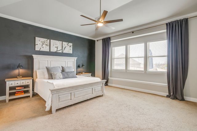 100 Sendero Oak Drive, Crowley, TX 76036