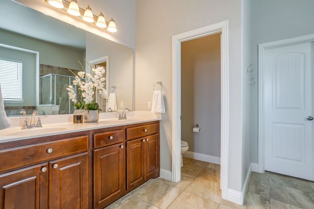 100 Sendero Oak Drive, Crowley, TX 76036