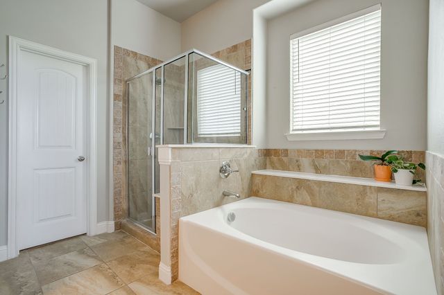 100 Sendero Oak Drive, Crowley, TX 76036