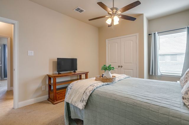 100 Sendero Oak Drive, Crowley, TX 76036