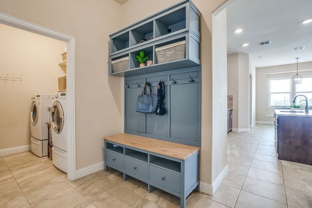 100 Sendero Oak Drive, Crowley, TX 76036