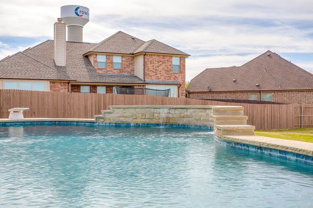 100 Sendero Oak Drive, Crowley, TX 76036