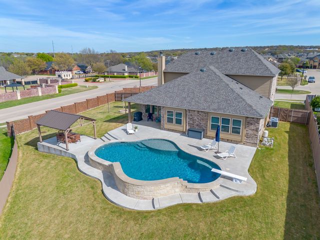 100 Sendero Oak Drive, Crowley, TX 76036