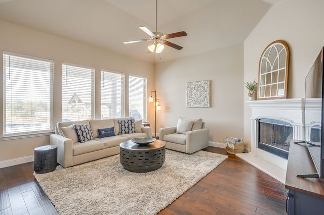 100 Sendero Oak Drive, Crowley, TX 76036