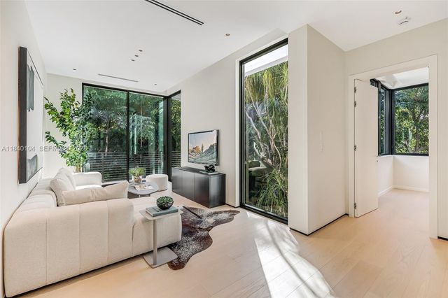 3860 Little Avenue, Miami, FL 33133