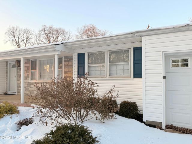 340 Suburban Drive, Toms River, NJ 08753