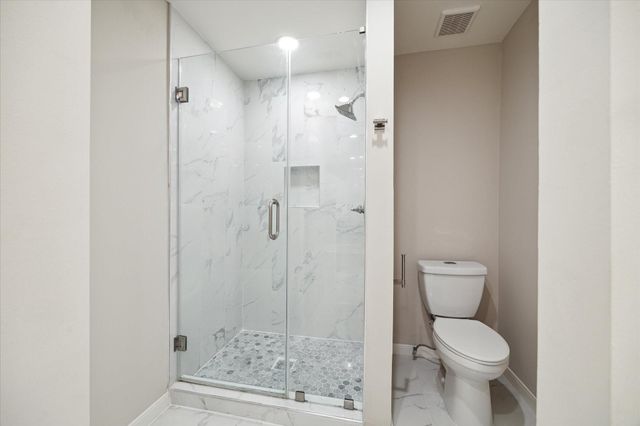 15 Rutgers Place, West University Place, TX 77005