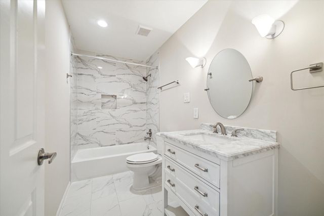 15 Rutgers Place, West University Place, TX 77005