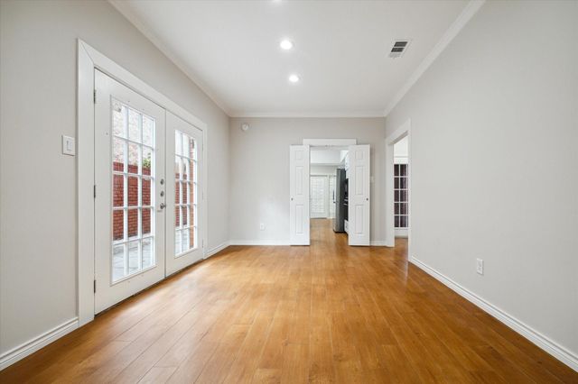 15 Rutgers Place, West University Place, TX 77005