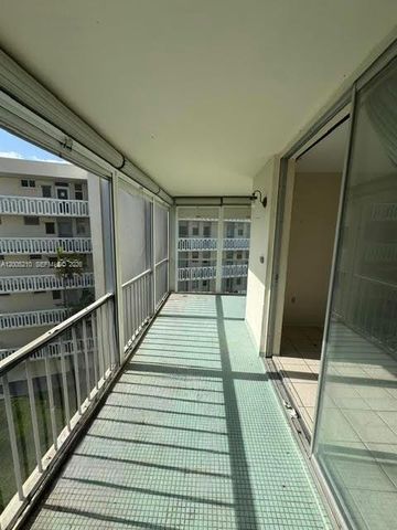 2861 Leonard Drive F514, Aventura, FL 33160