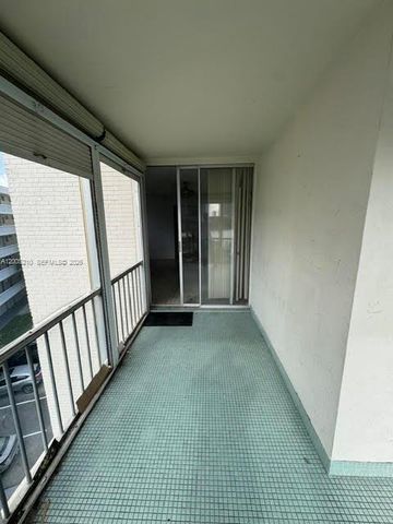 2861 Leonard Drive F514, Aventura, FL 33160