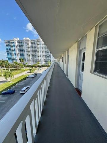 2861 Leonard Drive F514, Aventura, FL 33160