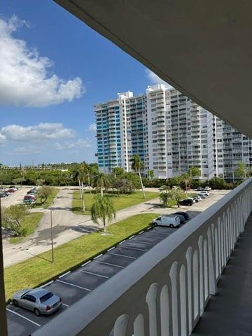2861 Leonard Drive F514, Aventura, FL 33160