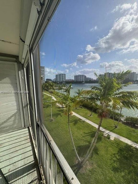 2861 Leonard Drive F514, Aventura, FL 33160