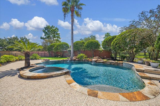 18811 Rosebud Knoll Court, Cypress, TX 77429