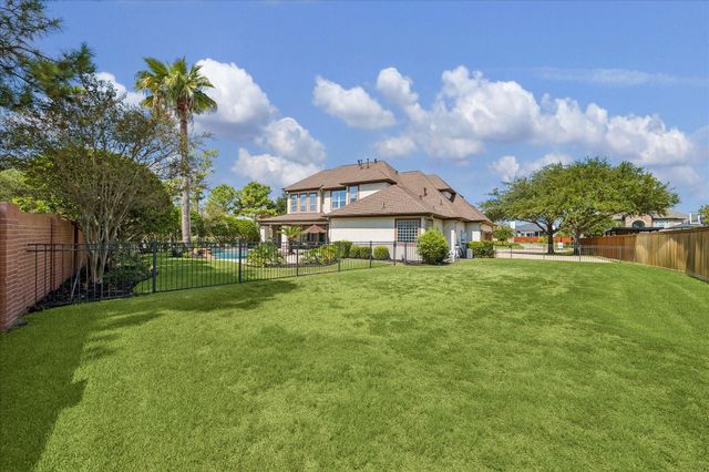 18811 Rosebud Knoll Court, Cypress, TX 77429