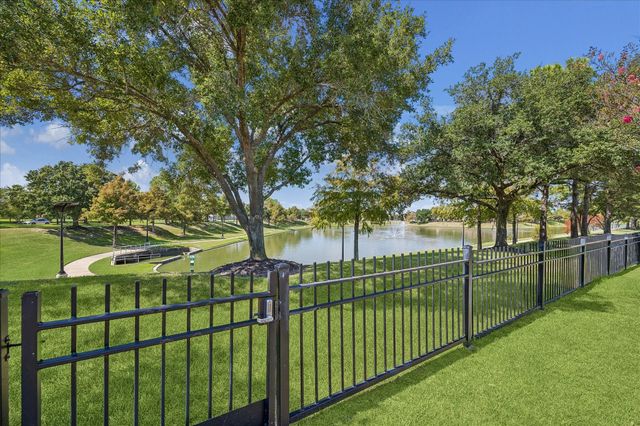 18811 Rosebud Knoll Court, Cypress, TX 77429