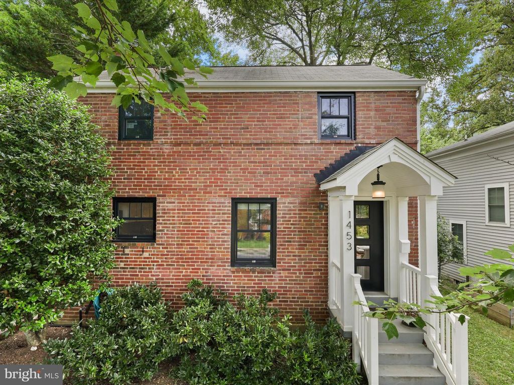 1453 N LONGFELLOW ST, Arlington, VA 22205