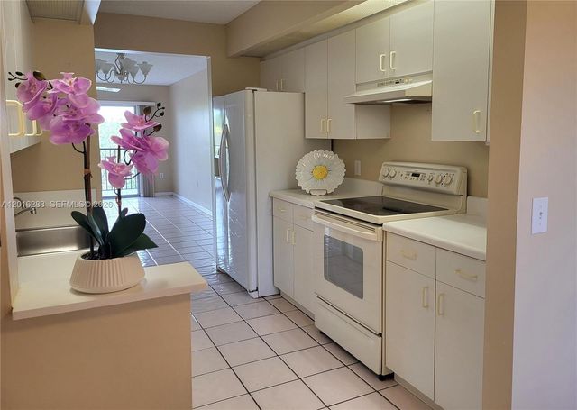 13705 SW 12th St 304B, Pembroke Pines, FL 33027