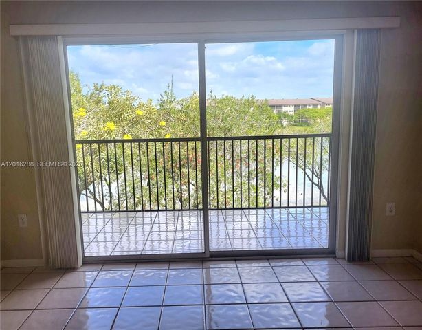 13705 SW 12th St 304B, Pembroke Pines, FL 33027