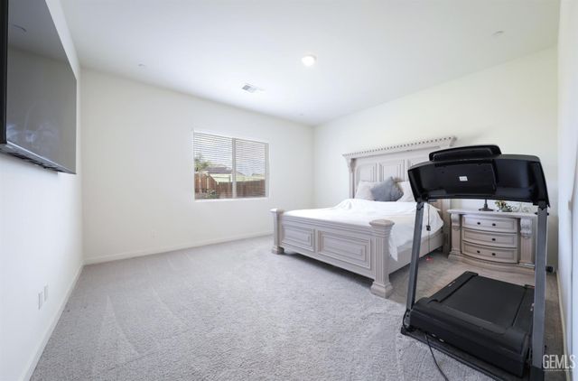 908 Brookline Lane, Bakersfield, CA 93314