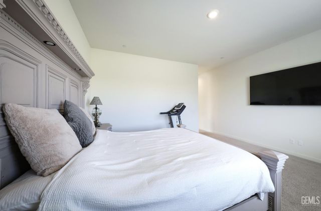 908 Brookline Lane, Bakersfield, CA 93314