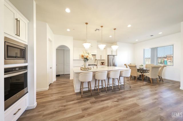 908 Brookline Lane, Bakersfield, CA 93314