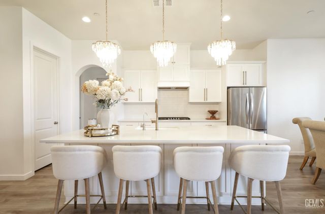 908 Brookline Lane, Bakersfield, CA 93314