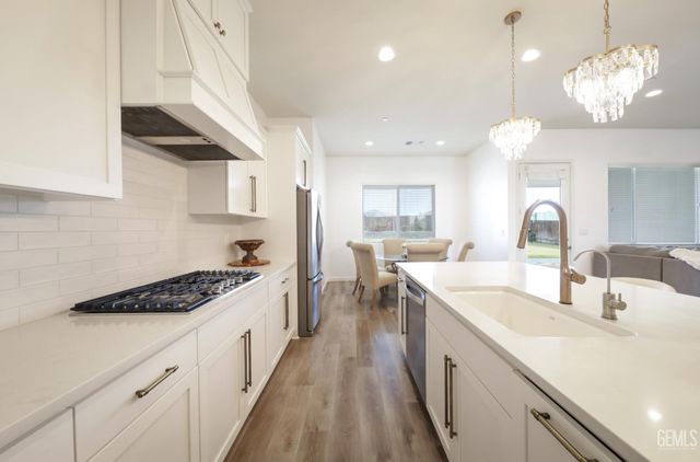 908 Brookline Lane, Bakersfield, CA 93314