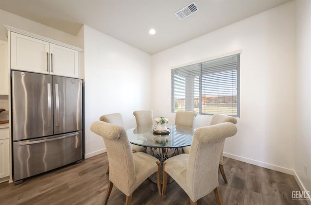 908 Brookline Lane, Bakersfield, CA 93314