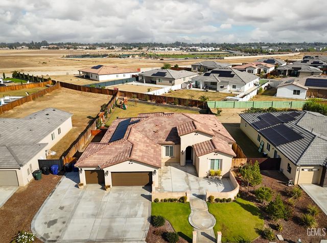 908 Brookline Lane, Bakersfield, CA 93314