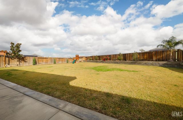 908 Brookline Lane, Bakersfield, CA 93314