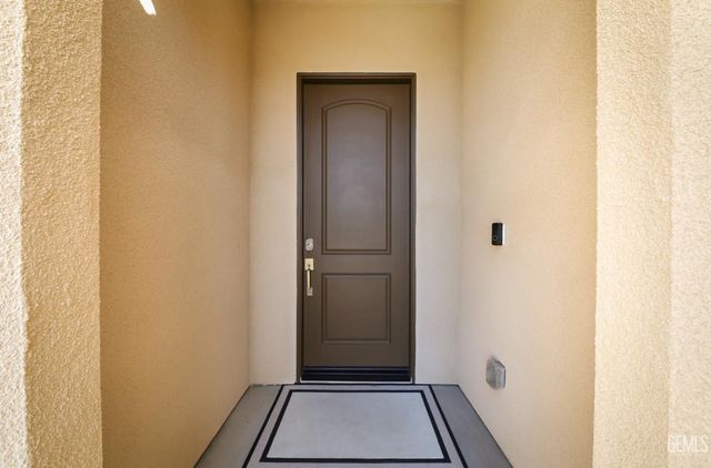 908 Brookline Lane, Bakersfield, CA 93314