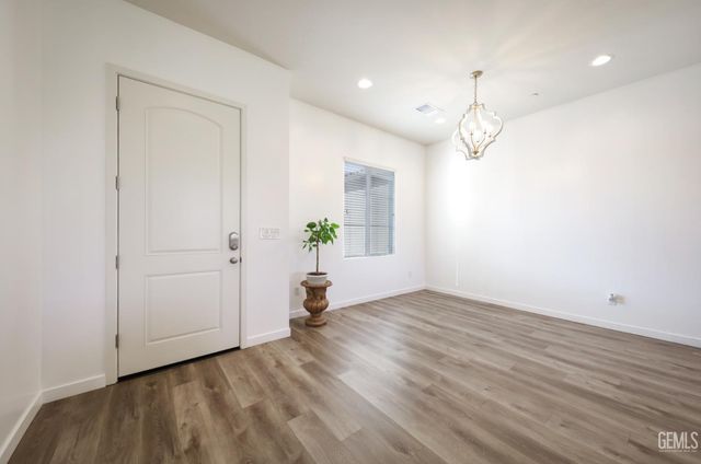 908 Brookline Lane, Bakersfield, CA 93314