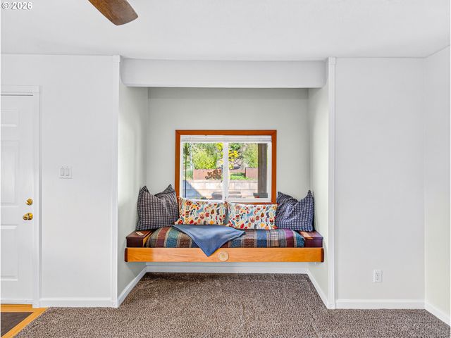 23065 Sw MAIN St, Sherwood, OR 97140