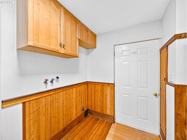 23065 Sw MAIN St, Sherwood, OR 97140
