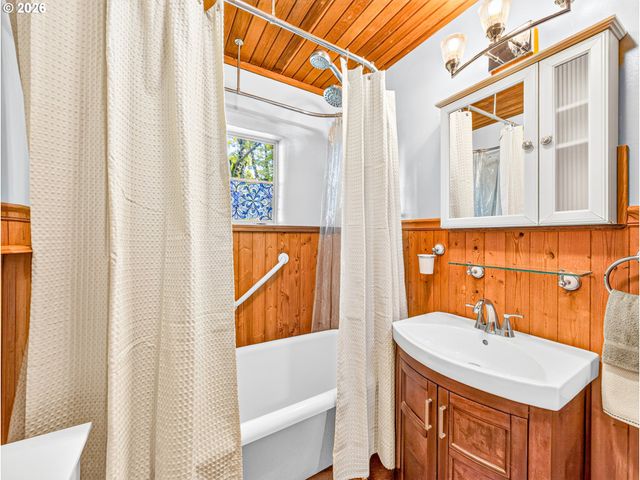 23065 Sw MAIN St, Sherwood, OR 97140