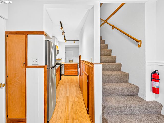 23065 Sw MAIN St, Sherwood, OR 97140