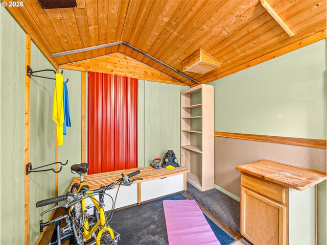 23065 Sw MAIN St, Sherwood, OR 97140