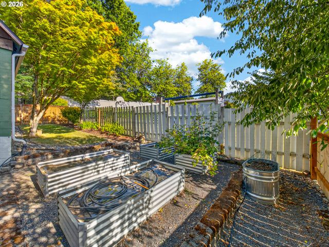 23065 Sw MAIN St, Sherwood, OR 97140