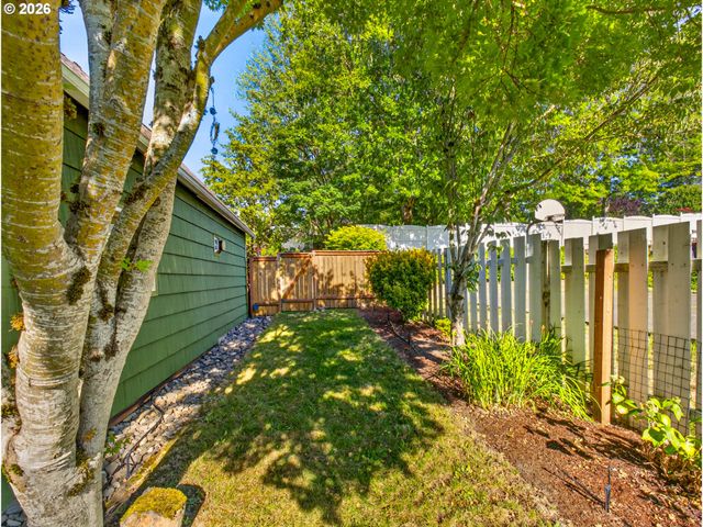 23065 Sw MAIN St, Sherwood, OR 97140