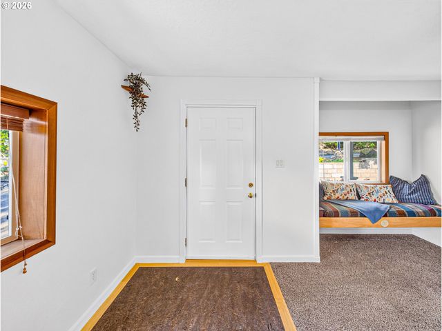 23065 Sw MAIN St, Sherwood, OR 97140