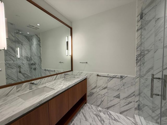 175 SE 25th Road 903, Miami, FL 33129