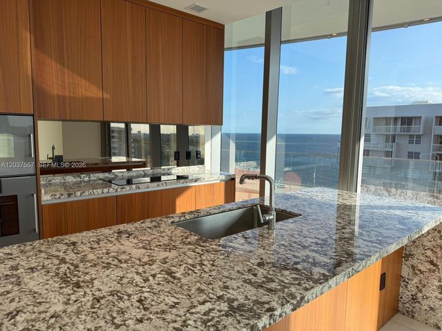 175 SE 25th Road 903, Miami, FL 33129