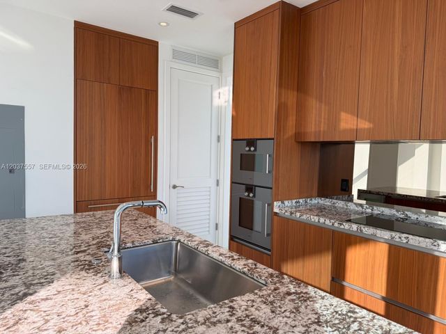 175 SE 25th Road 903, Miami, FL 33129