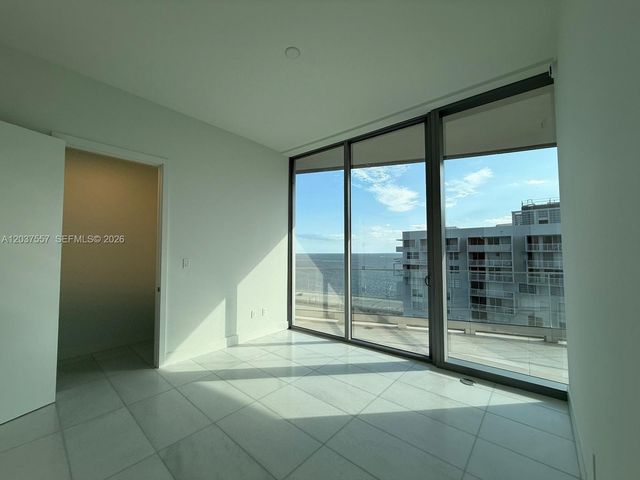 175 SE 25th Road 903, Miami, FL 33129