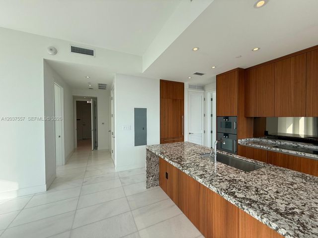 175 SE 25th Road 903, Miami, FL 33129