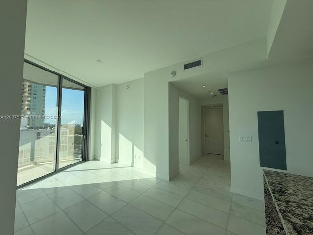 175 SE 25th Road 903, Miami, FL 33129