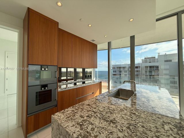 175 SE 25th Road 903, Miami, FL 33129