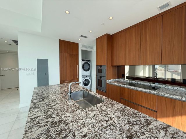 175 SE 25th Road 903, Miami, FL 33129
